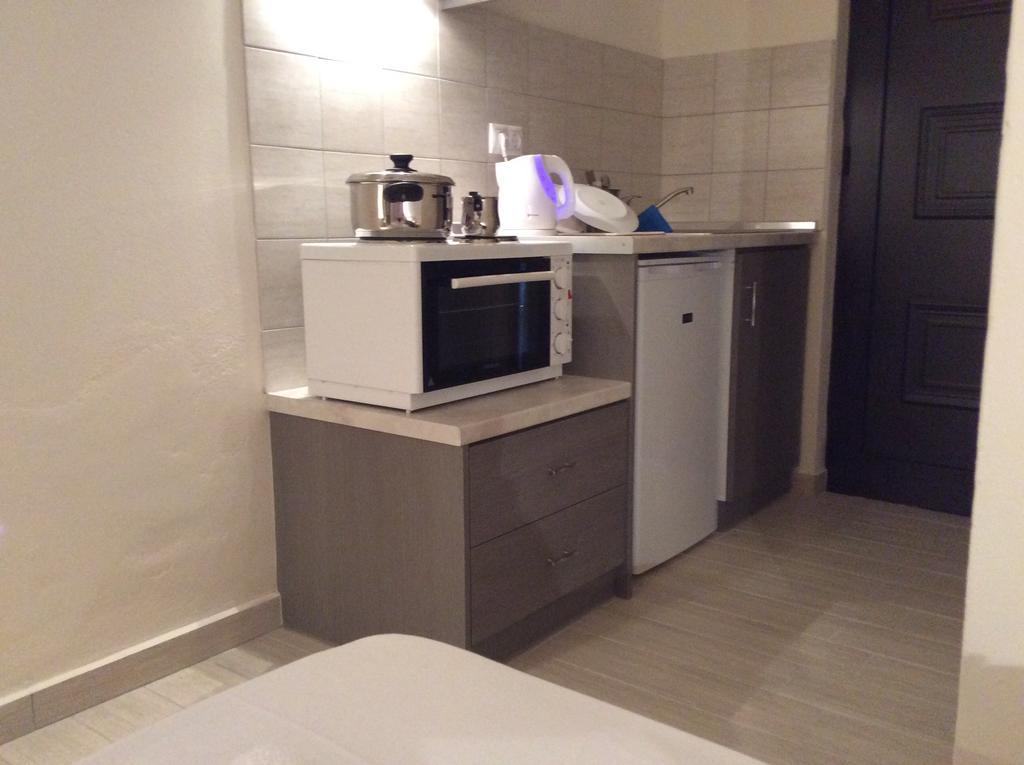 Elena Rooms Плакиас Стая снимка