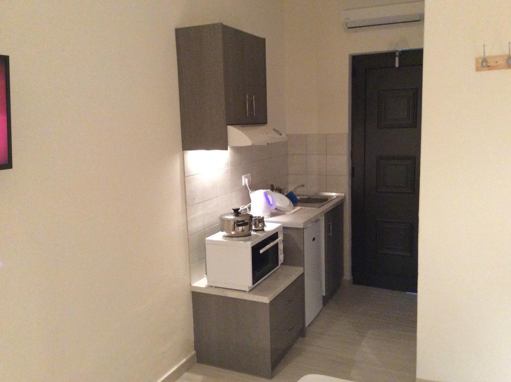 Elena Rooms Плакиас Стая снимка