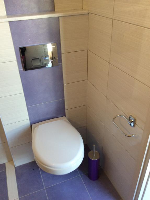 Elena Rooms Плакиас Стая снимка