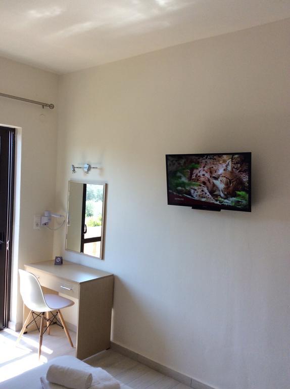 Elena Rooms Плакиас Стая снимка