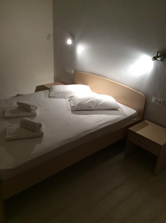 Elena Rooms Плакиас Стая снимка