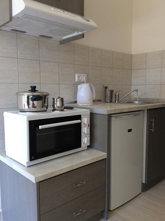Elena Rooms Плакиас Стая снимка